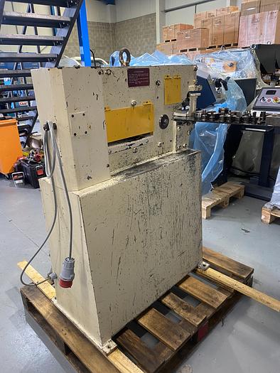 Used GEKA  MICROCROP.  36 ton steelworker