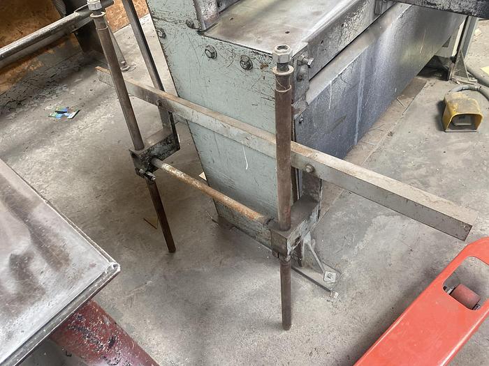 Used EDWARDS 1250mm x 1.6mm 240 Volt single Phase guillotine
