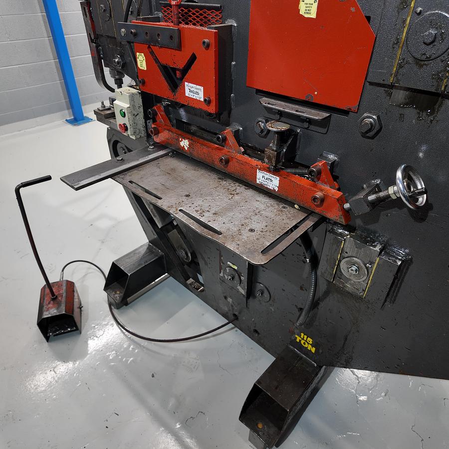 Used EDWARDS JAWS 115 ton V  Steelworker Iron worker