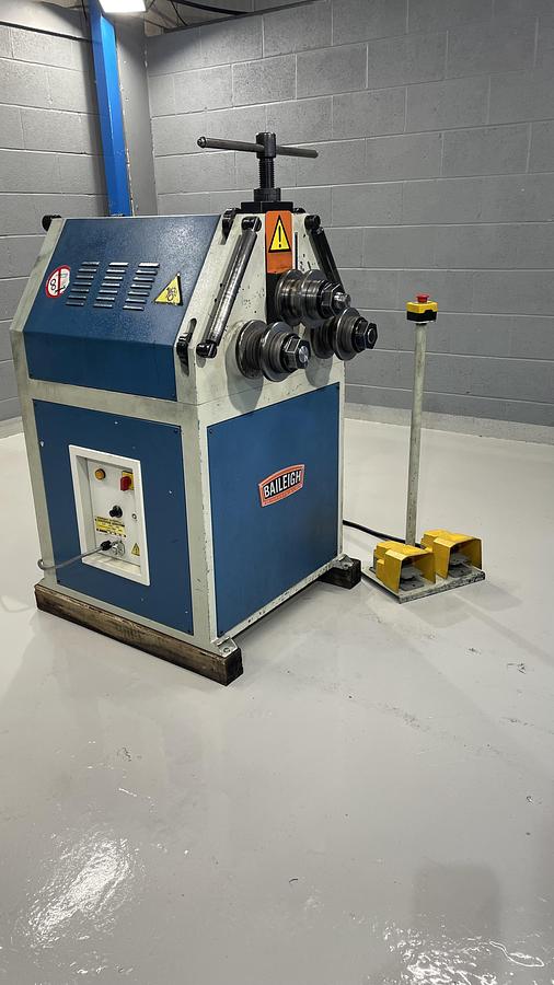Used BAILEIGH M55 power 240 volt section rollers