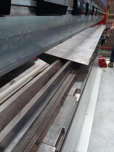 Usato PIEGATRICE COLGAR IDRAULICA 3000X90 TON