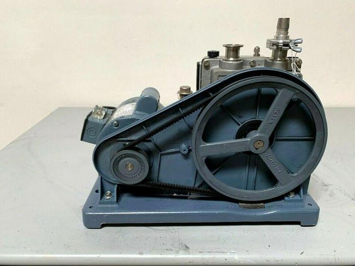 Used Welch 1402N-01 DuoSeal Rotary Vane Vacuum Pump