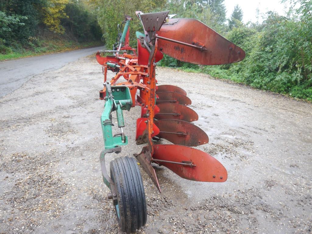 Used Kverneland LD85-240 Plough