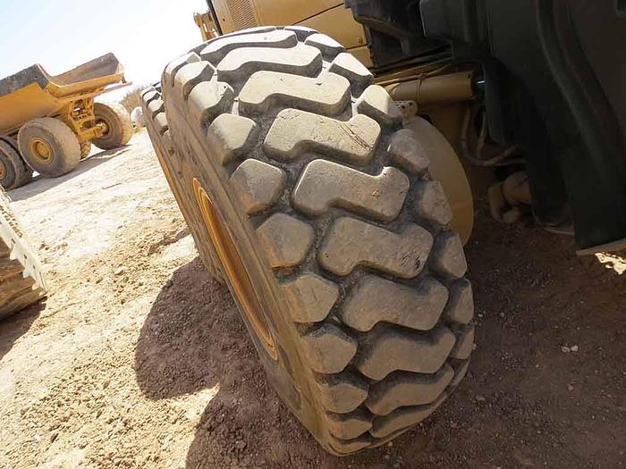 Used 2008 CATERPILLAR 14M