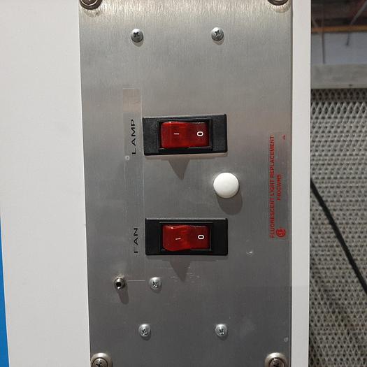 Used Used Microzone Corporation Horizontal Laminar Flow Work Station.