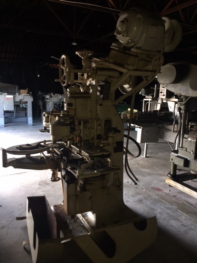 Used Canco Model 08 Closing Machine