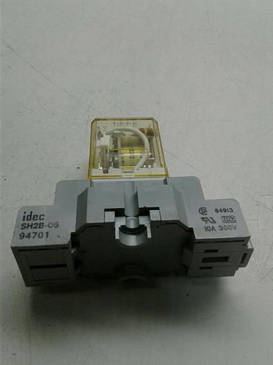 Used IDEC RH2B-UL Relay and SH2B-05 Base