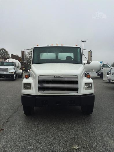 Used 2002 FREIGHTLINER FL70 LPG TANK TRUCK