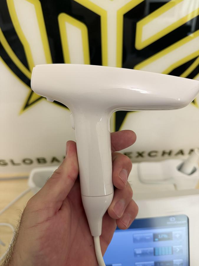 Used 2014 Venus Concepts Viva RF Microneedling