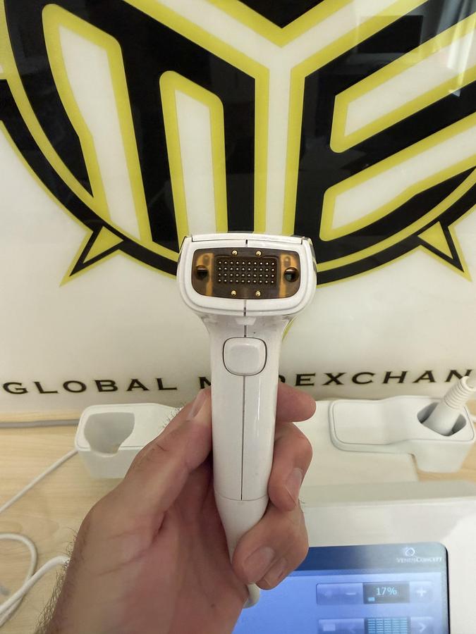 Used 2014 Venus Concepts Viva RF Microneedling