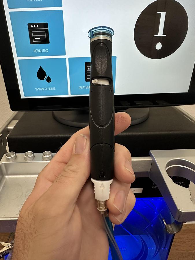 Used 2018 Edge Hydrafacial MD Elite - FOR PARTS