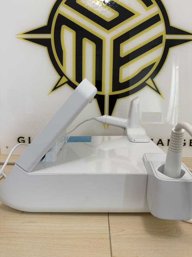 Used 2014 Venus Concepts Viva RF Microneedling