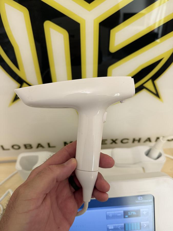 Used 2014 Venus Concepts Viva RF Microneedling