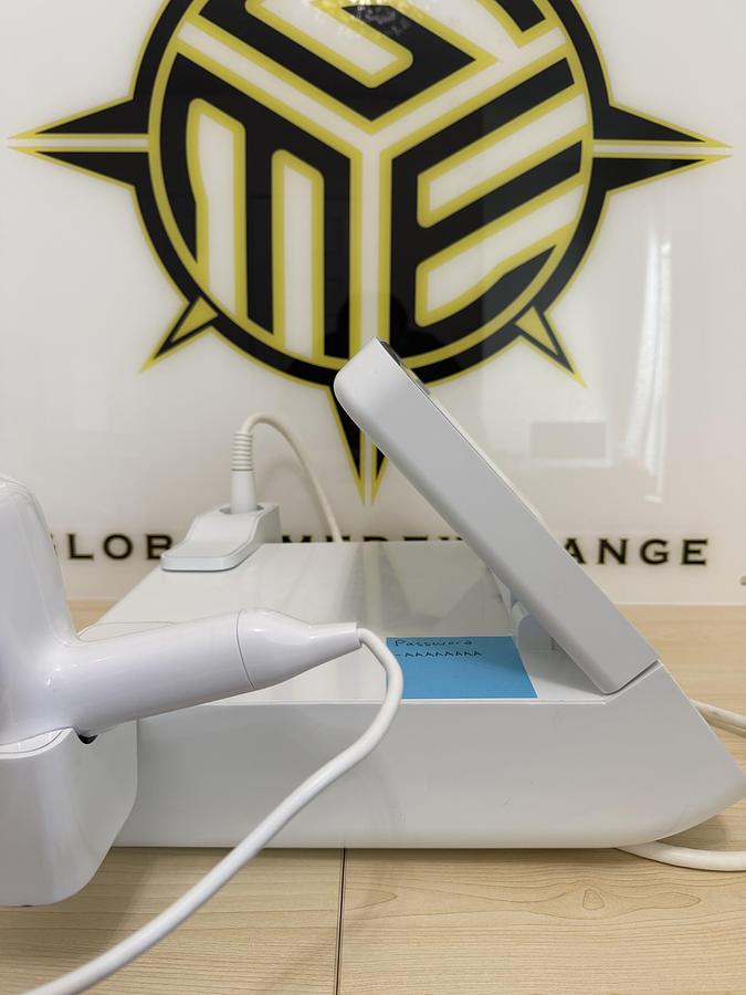 Used 2014 Venus Concepts Viva RF Microneedling