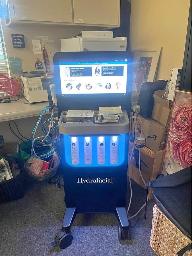 Used 2024 Hydrafacial Syndeo