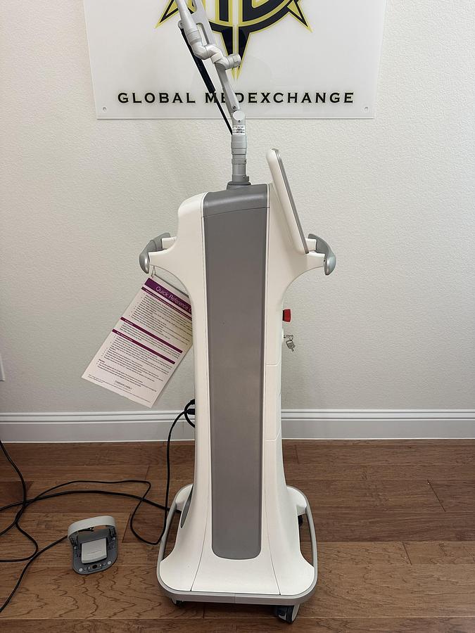 Used 2018 Syneron Candela CO2RE- Silver, Gold and Purple Lens Fully Loaded