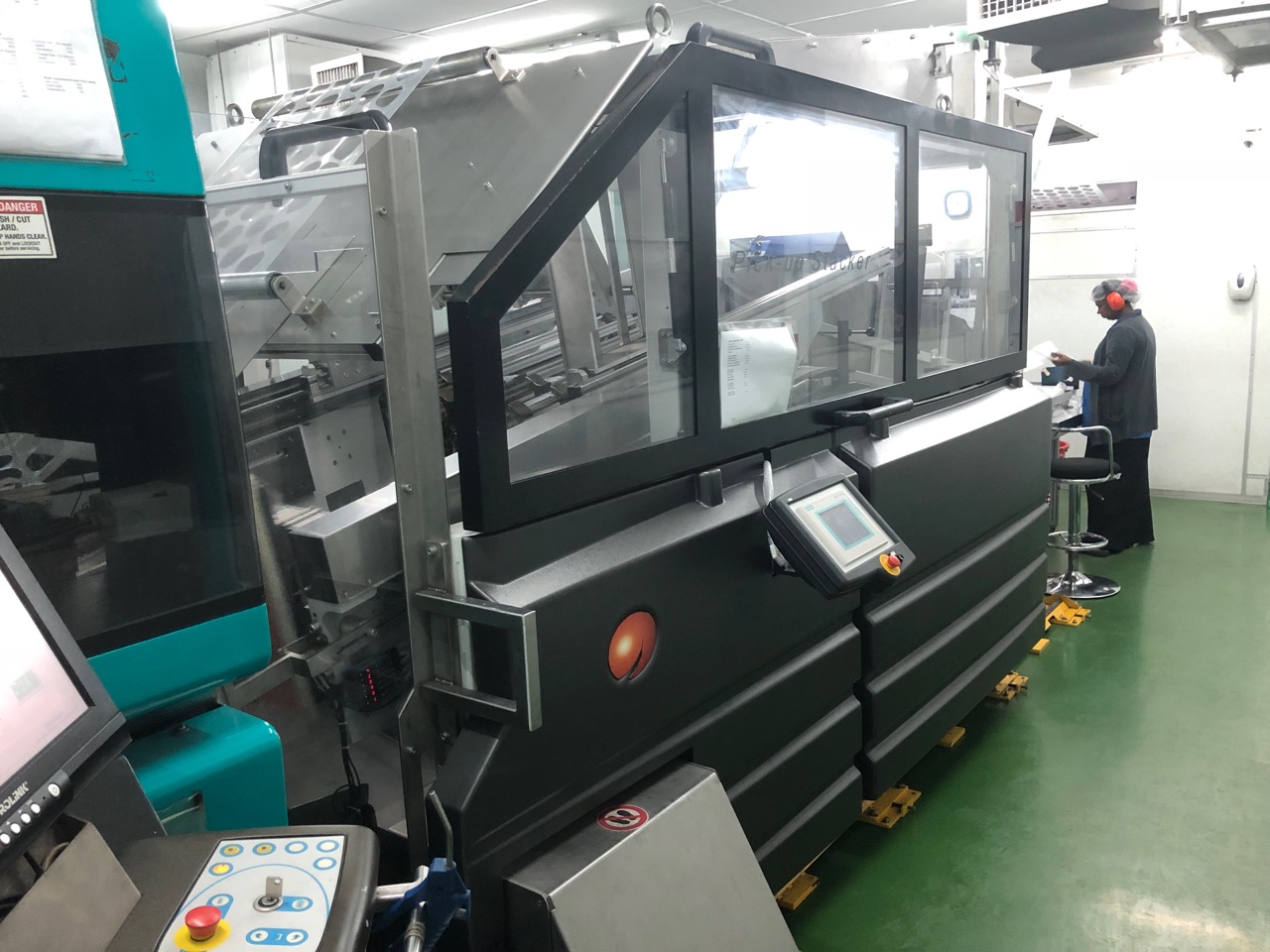 Used 1998 Mould & Matic TR 4 (Thermorunner 4)