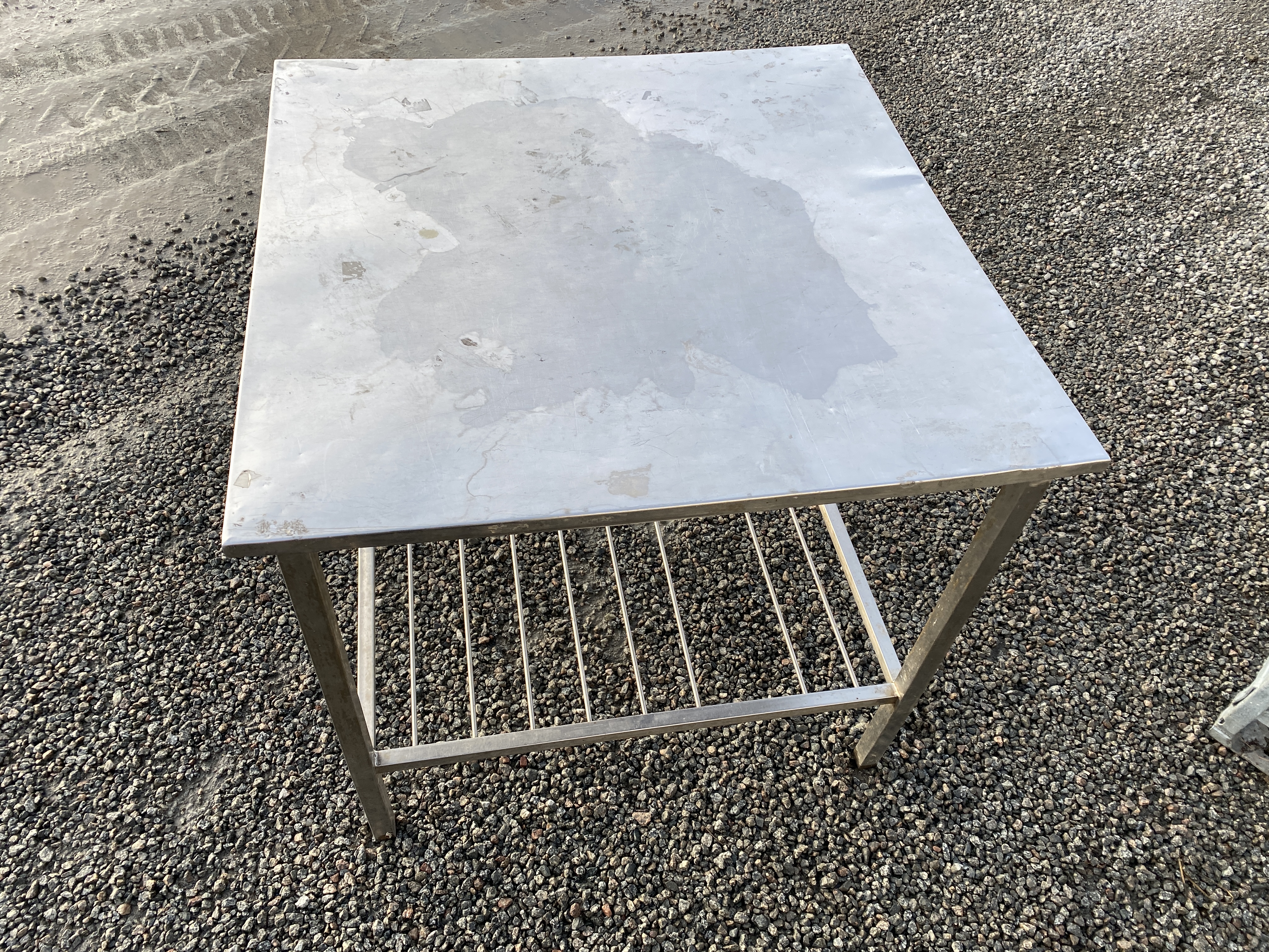Begagnad Bord 95x95cm