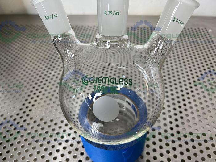 Used Chemglass  CG-1524-08 1000mL Heavy Wall Round Bottom Flask, 3-Neck Angled 20°