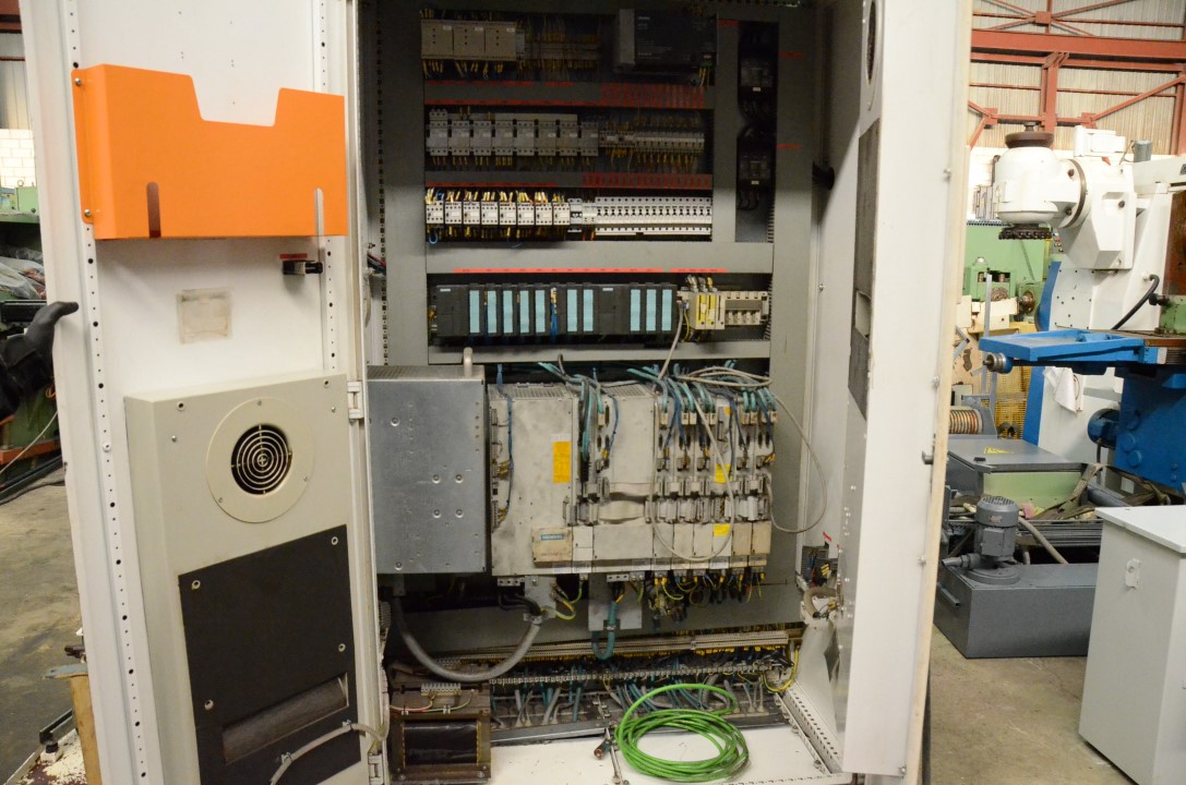 Usado 1998 LIDKÖPING CL 520 - CNC Rectificadoras sin centros #4402