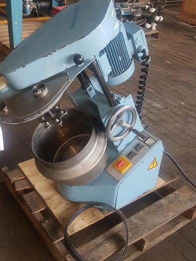 Used EIRICH MODEL R02  MIXER – 8 TO 10 LITER CAPACITY (#9595)