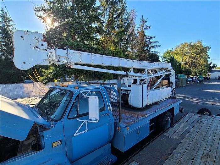 Used 1983 Smeal Smeal 10T Pump Hoist Rig