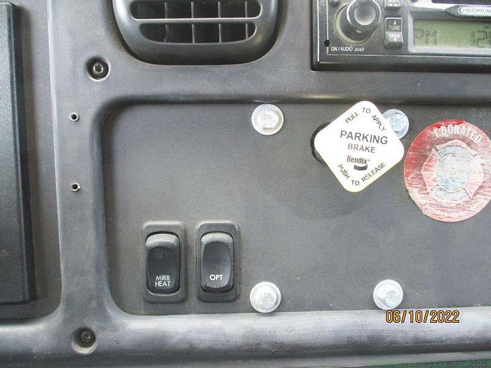 Used 2004 Freightliner M2-106