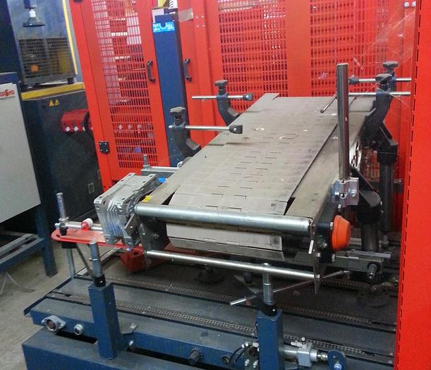 Usato 2007 Linea formatrice di cartoni automatica, COSMA