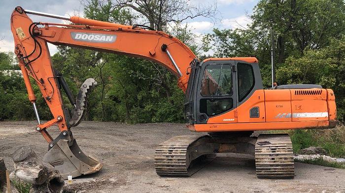 Used 2013 DOOSAN DX225LC