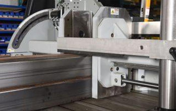 New Hyd-Mech V-21/26APC Automatic Vertical Mitering Band Saw