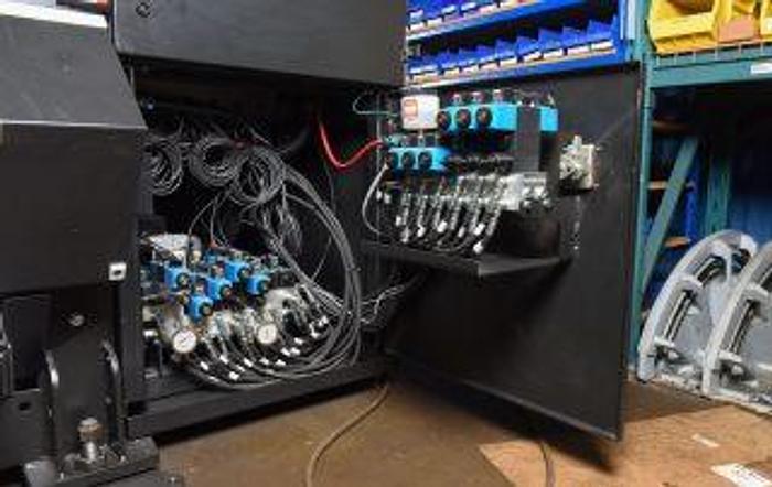 New Hyd-Mech V-21/26APC Automatic Vertical Mitering Band Saw