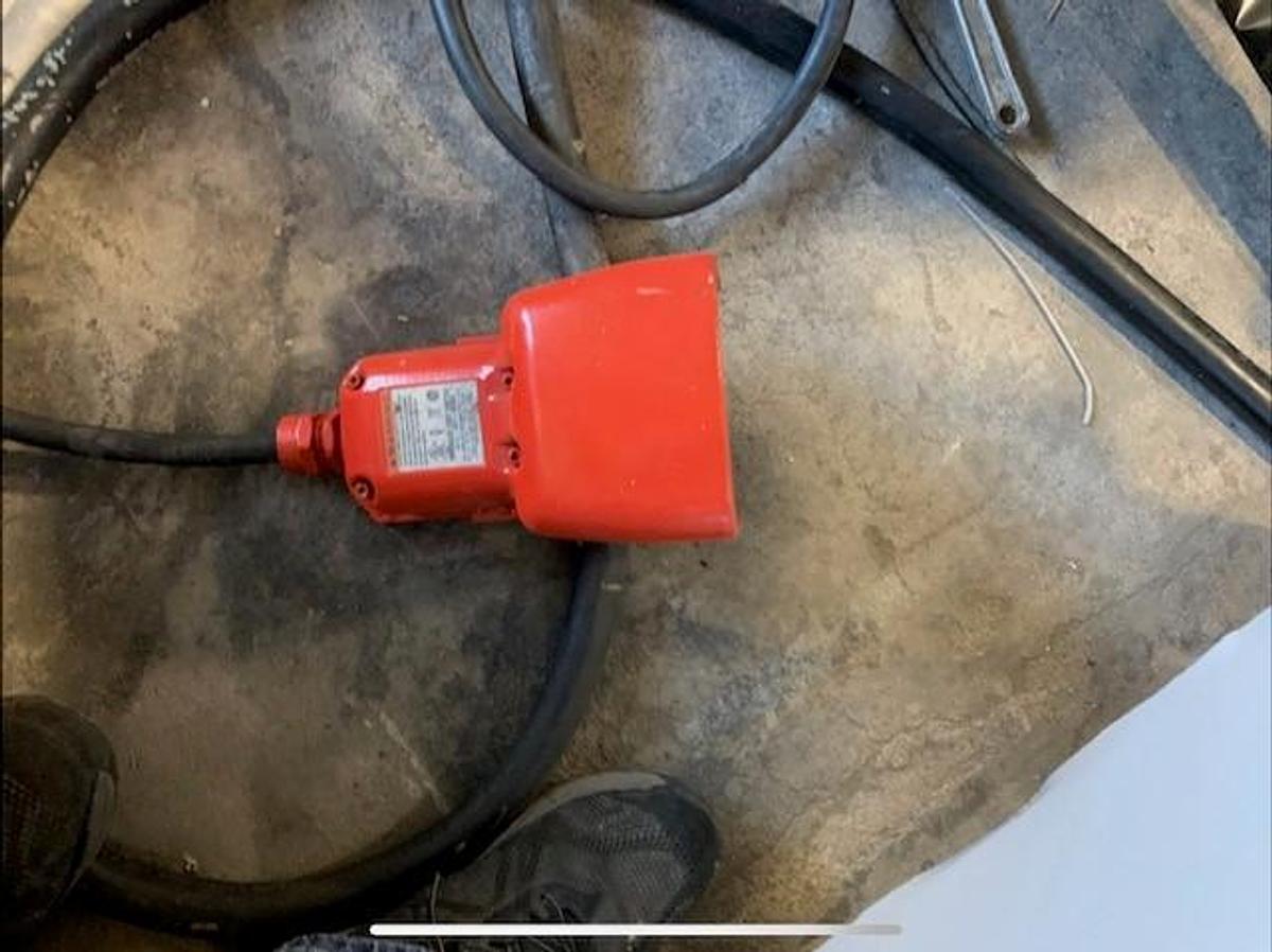 Used 1993 Accur Press 76010