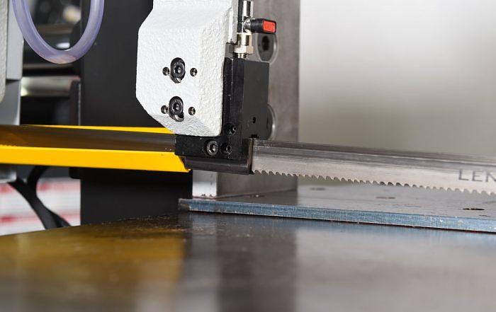 New Hyd-Mech S-20P Semi-Automatic Pivot Style Mitering Band Saw