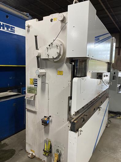 Used Wysong 140 Ton Press Brake