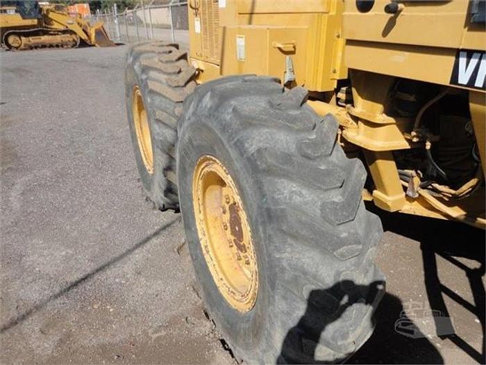 Used 2001 CATERPILLAR 120H