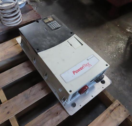 Used 6' X 6' STEVECO PEBBLE MILL - ALUMINA BRICK LINED - 40 HP SEW EURODRIVE