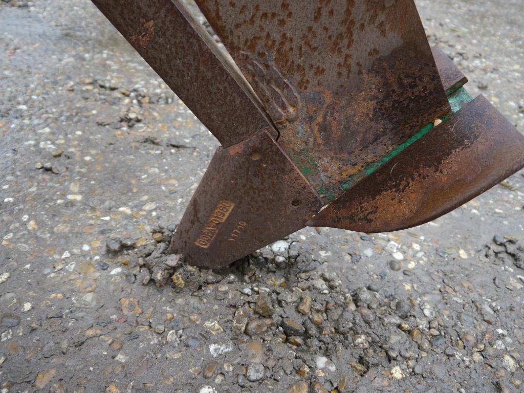 Used Cousins Triple Leg Subsoiler