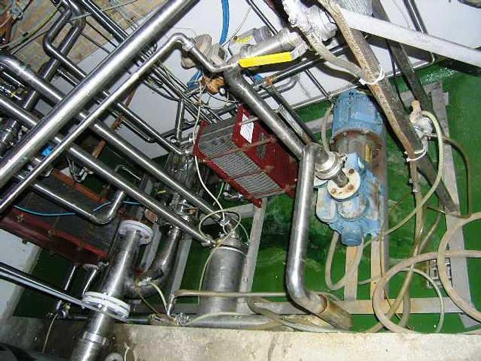 Used 1-pass MVR falling film vacuum evaporator unit