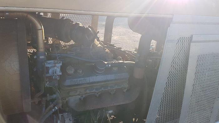 Used 2000 WELCAN 4 Axle Carrier Style Oilfield Pump / Kill Truck