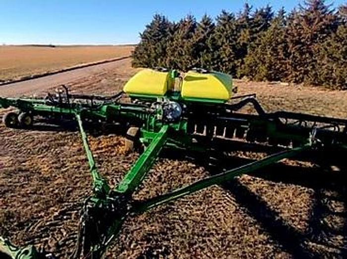 Used 2011 John Deere DB60 Planter - 47 Row 15