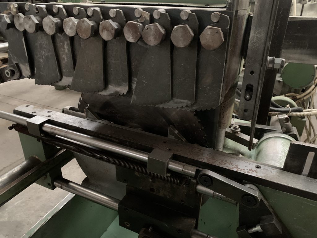 Used Troncatore caricatore per scorniciatrice, marca Friulmac modello FN3