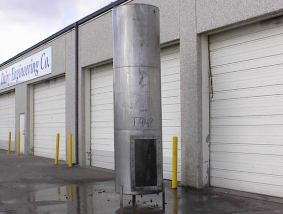 Usado 700 GALLON STORAGE TANK