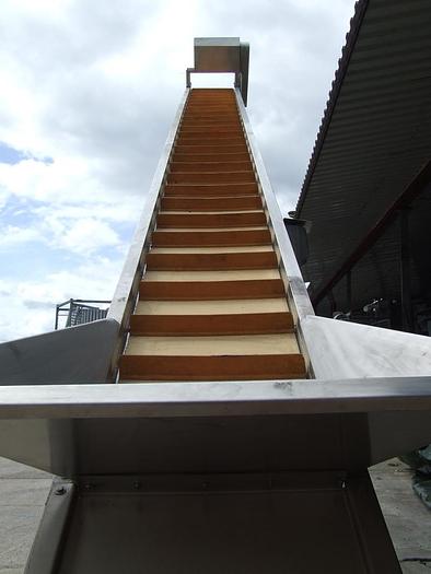 D'occasion Convoyeur à bande avec taquets