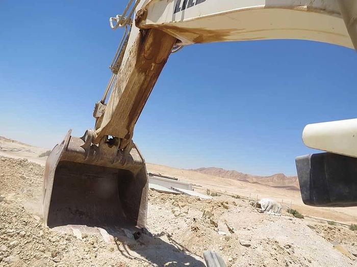 Used 2017 LIEBHERR R9150