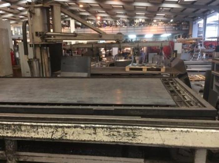 Used 2000 LVD Implus 4030 4 KW CO2 Laser