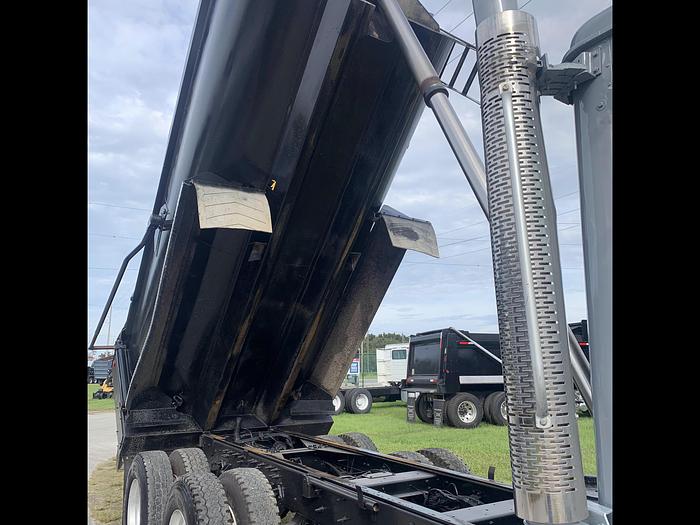 Used 2013 CATERPILLAR CT660