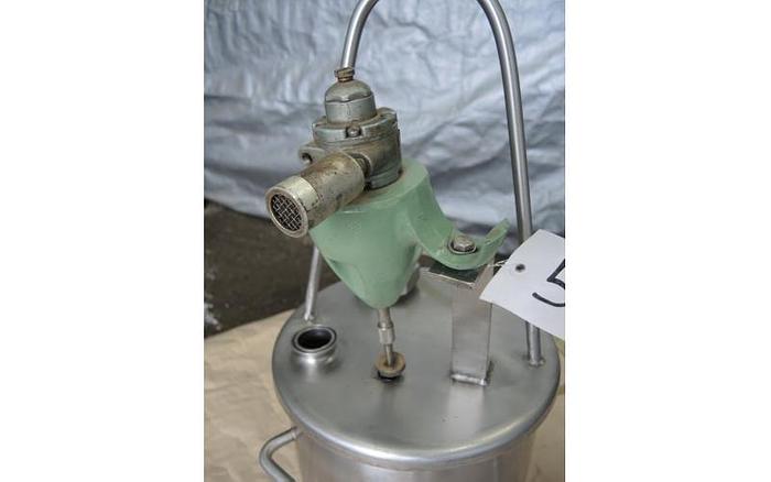 Used USED 5 GALLON TANK, STAINLESS STEEL, SANITARY WITH AIR MIXER