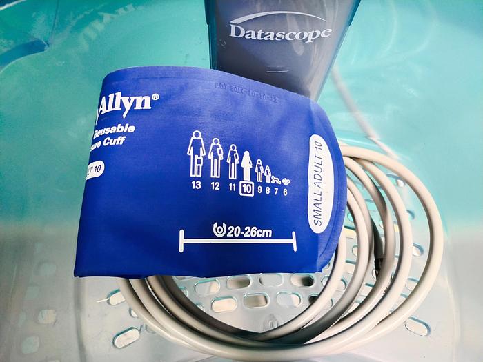 Gebraucht Datascope Trio Patientenmonitor auf Trolley mit Zubehör