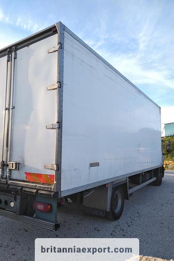 Used 2003 VOLVO FL 220 15 ton refrigerated truck