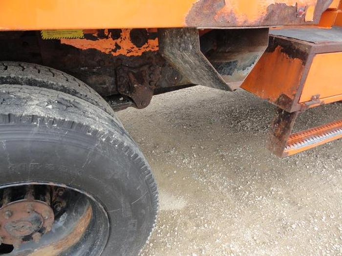 Used 2011 Versalift V0270E